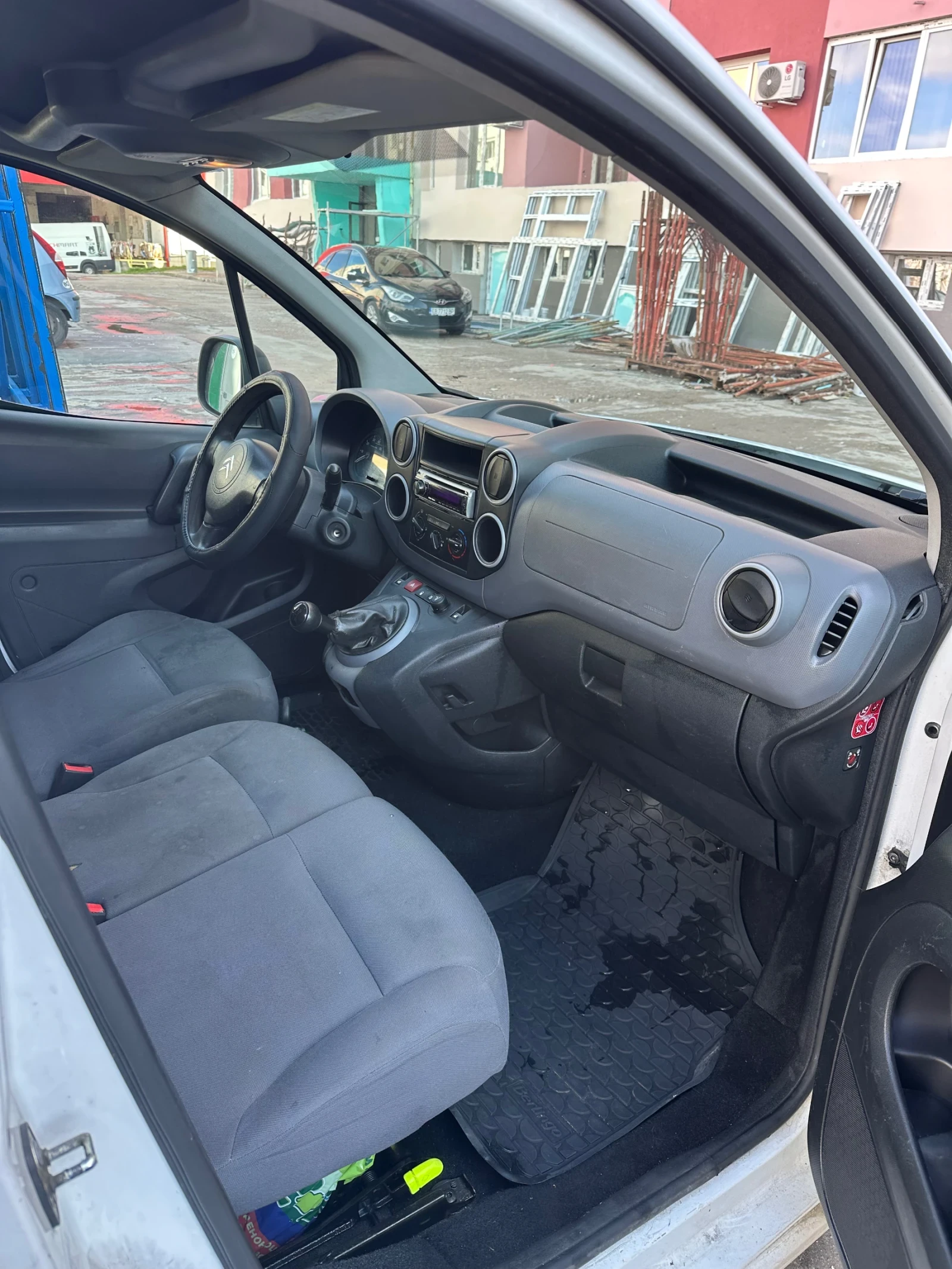 Citroen Berlingo Maxi, снимка 7 - Автомобили и джипове - 56321472