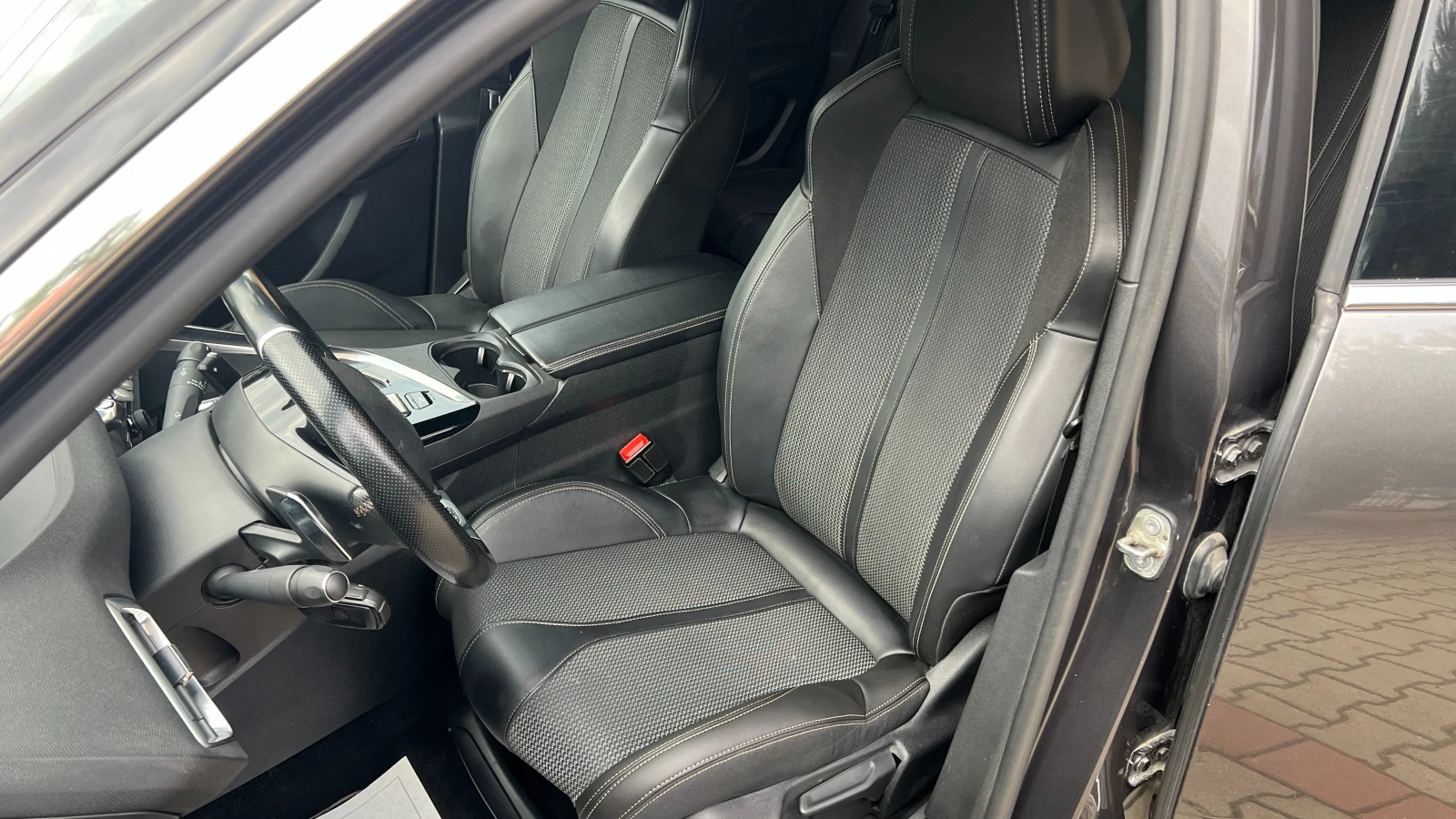Peugeot 3008 HYBRID4 300 GT 4WD e-EAT8 ����������� ��������� | Mobile.bg � ����������� 9