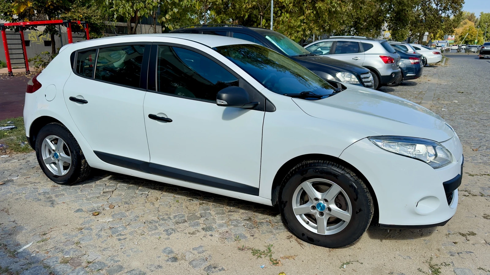Renault Megane III, снимка 2 - Автомобили и джипове - 56461531