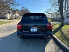     Porsche Cayenne Cayenes