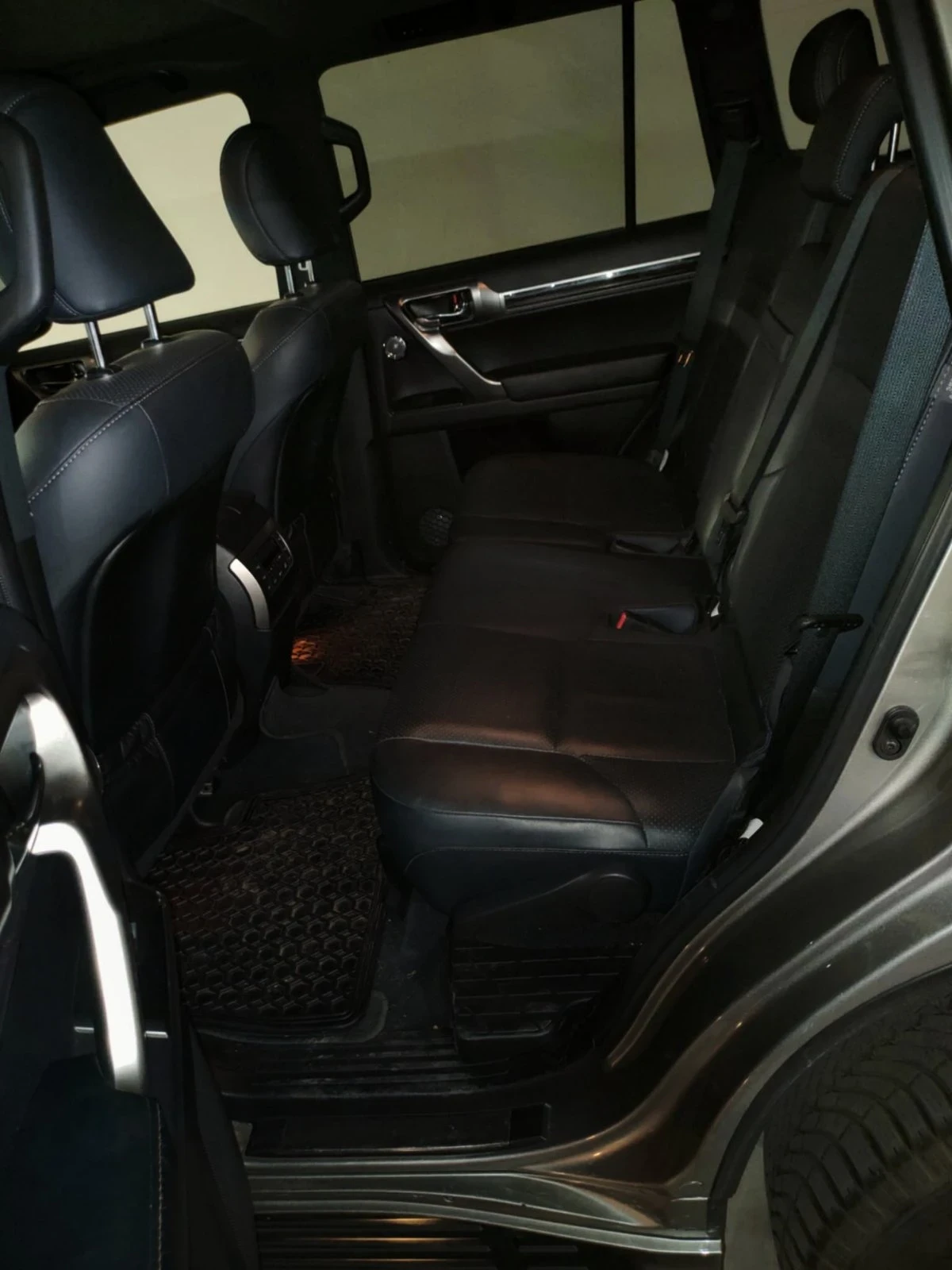 Lexus GX 460 Luxury  - изображение 6