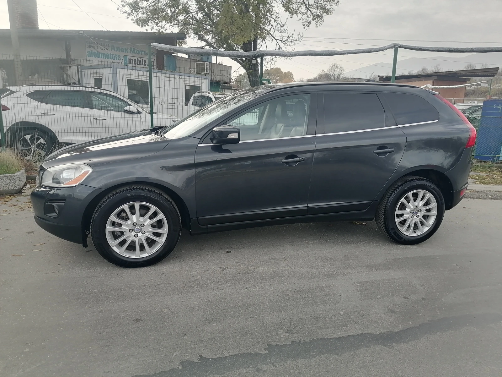 Volvo XC60 2.4D 4WD - изображение 2