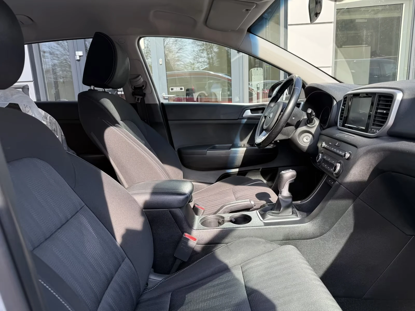 Kia Sportage 1.6GDI/Edition 7| Перфектно състояние| Топ оборудв, снимка 11 - Автомобили и джипове - 54390109