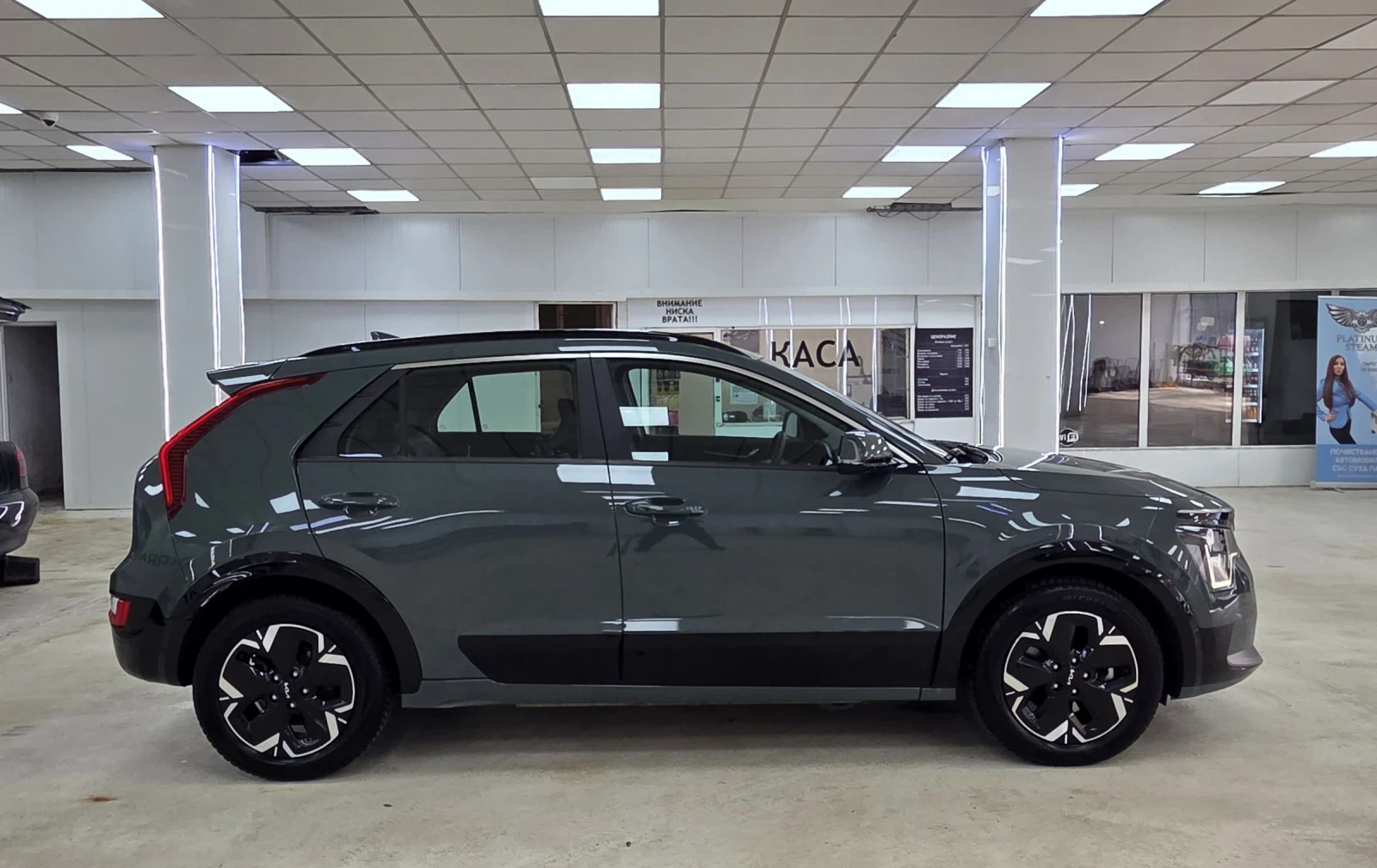 Kia Niro 64KWh/12.2024, снимка 2 - Автомобили и джипове - 54464654