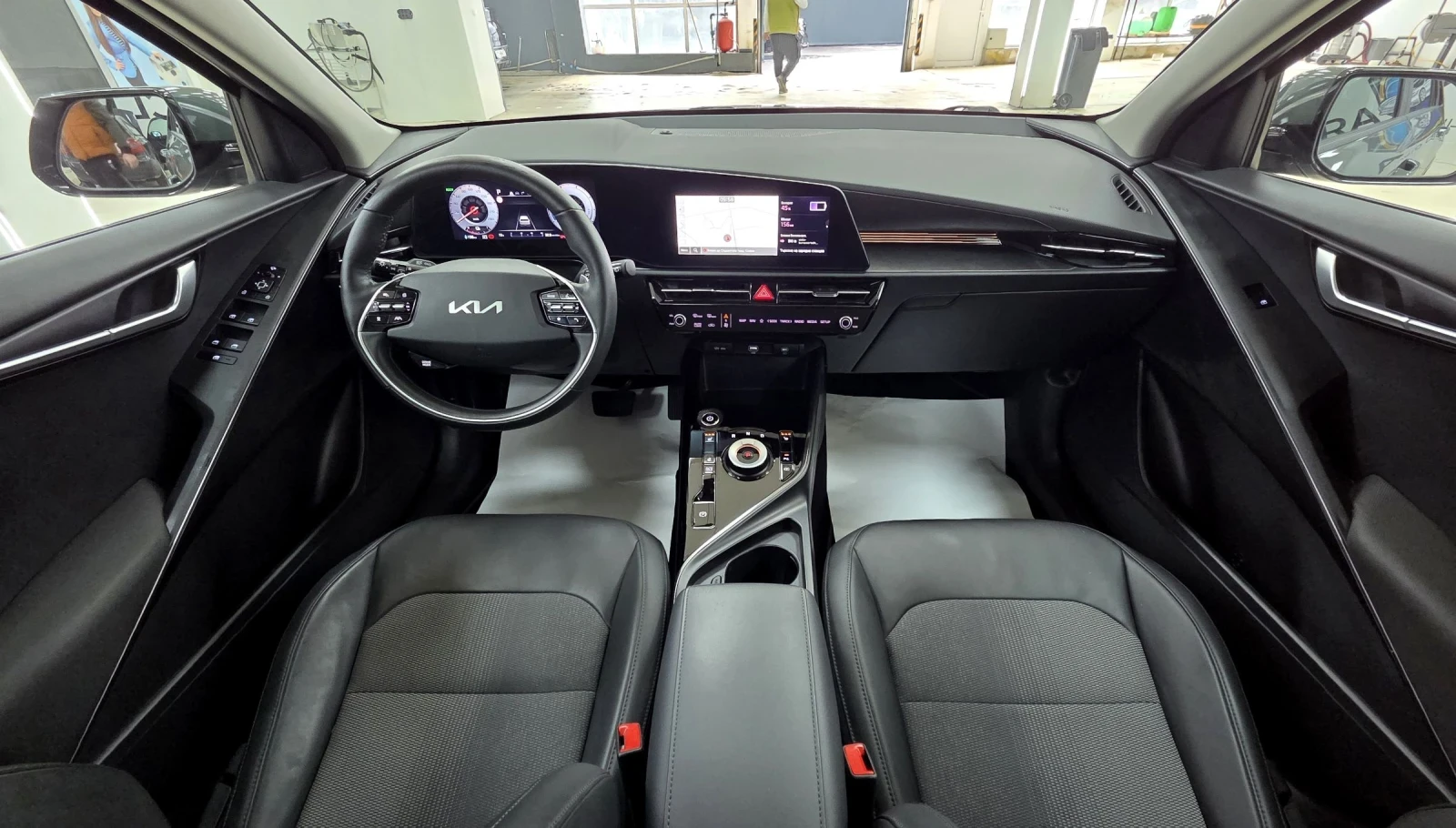 Kia Niro 64KWh/12.2024, снимка 13 - Автомобили и джипове - 54464654