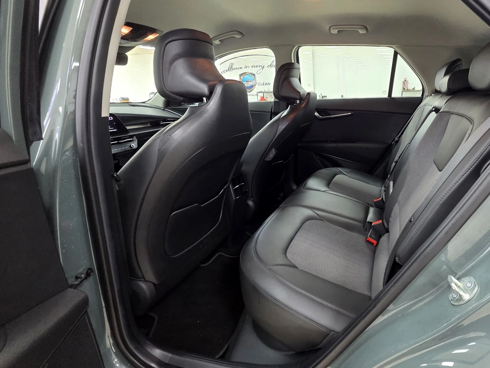 Kia Niro 64KWh/12.2024, снимка 9 - Автомобили и джипове - 54464654