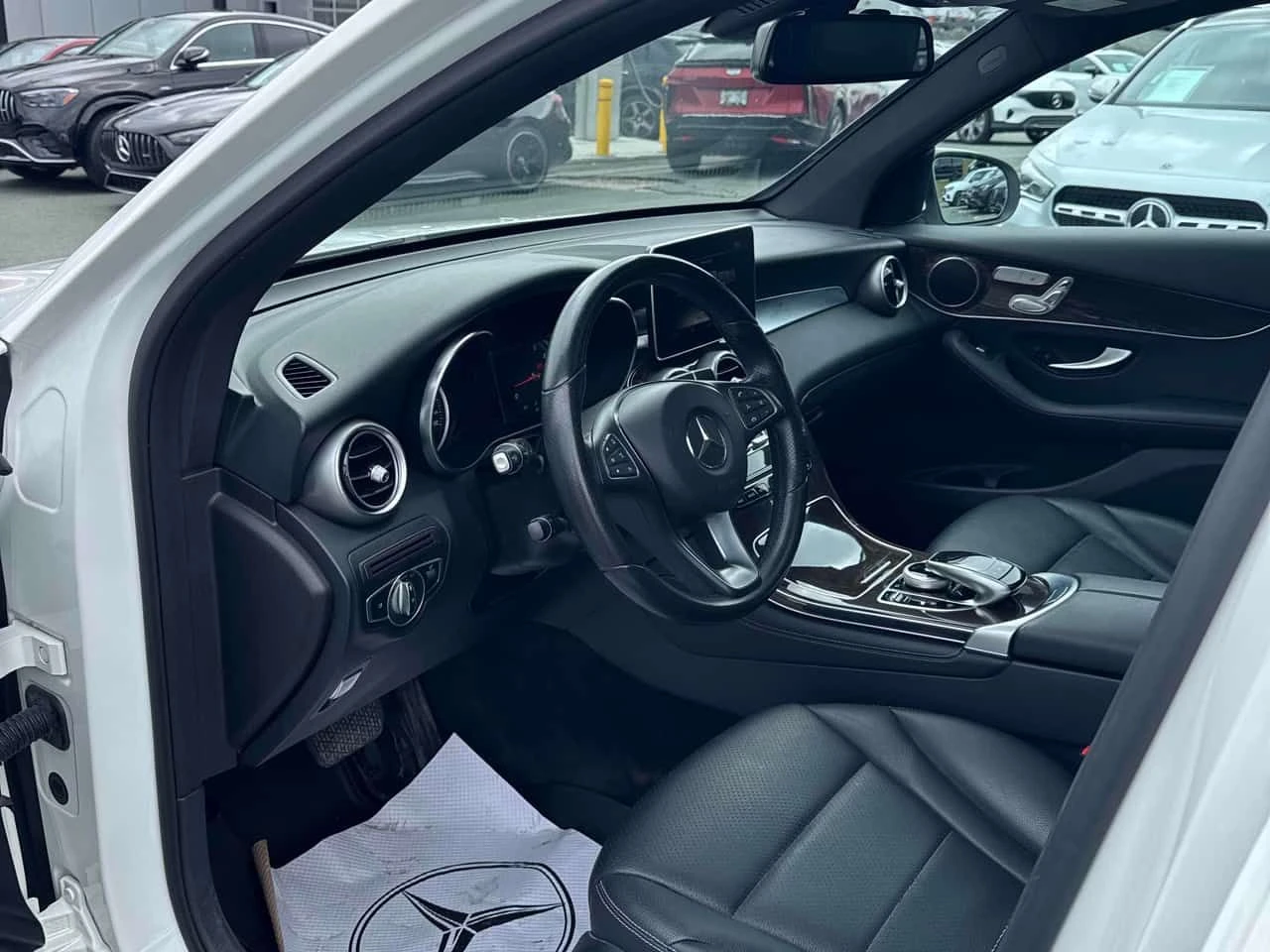 Mercedes-Benz GLC 300 | DISTRONIC | CARFAX | ������� | ���������� |  | Mobile.bg � ����������� 5