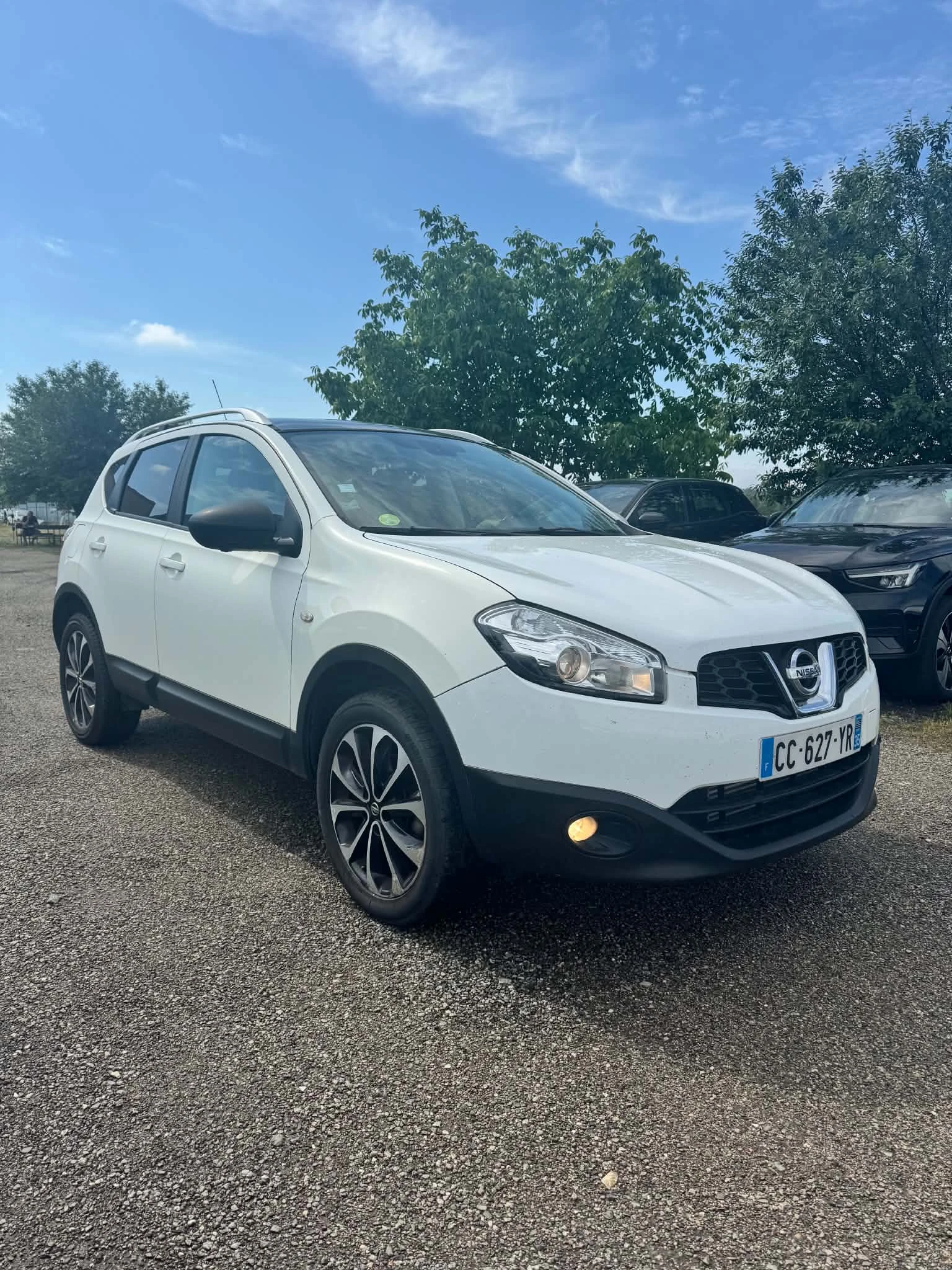 Nissan Qashqai 1.6 DCI-131 TEKNA, снимка 3 - Автомобили и джипове - 54909639