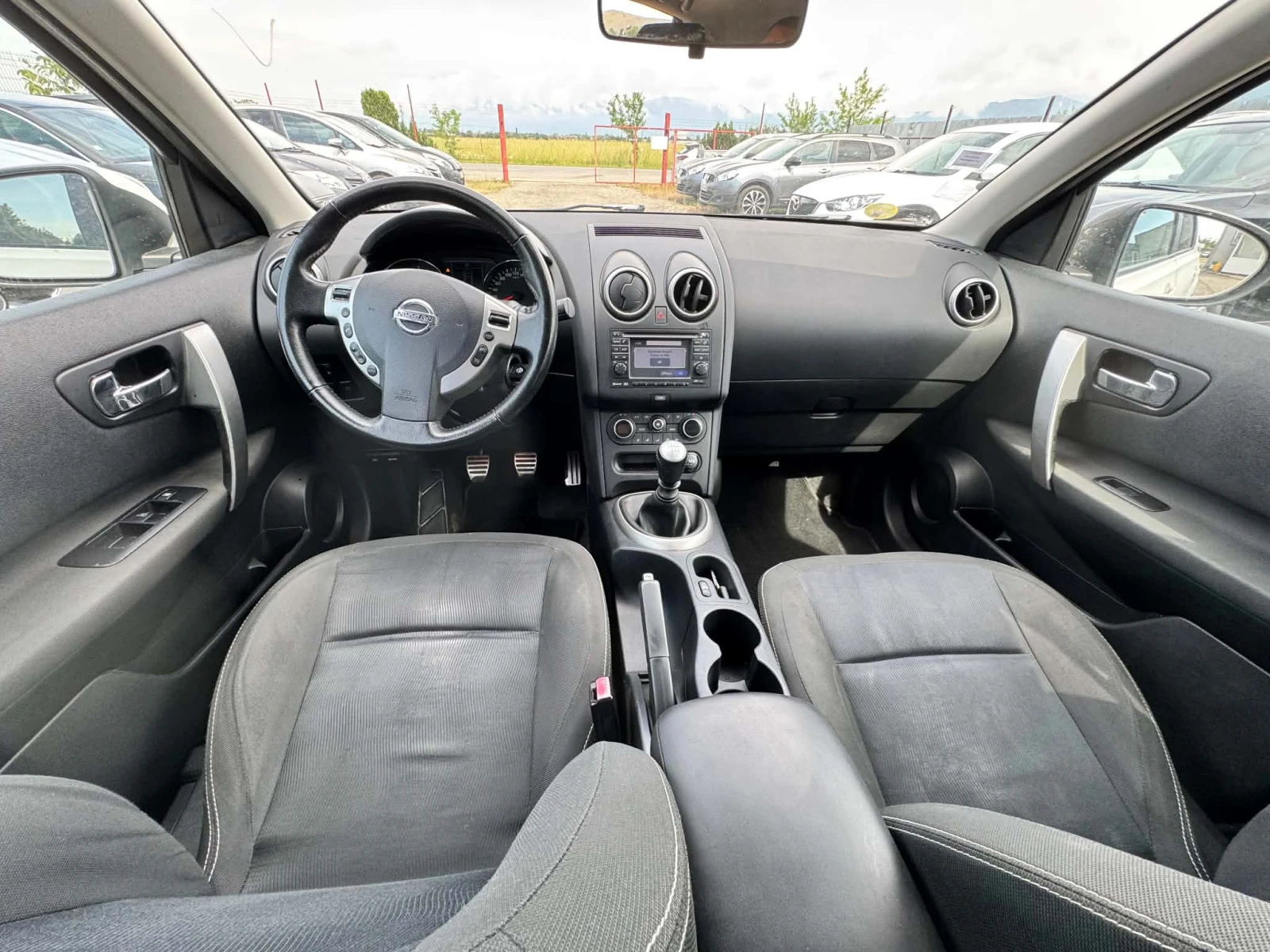 Nissan Qashqai 1.6 DCI-131 TEKNA, снимка 9 - Автомобили и джипове - 54909639