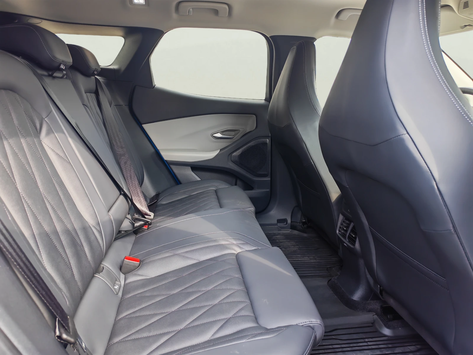 Ford Explorer BEV 79 kWh, снимка 9 - Автомобили и джипове - 55409639