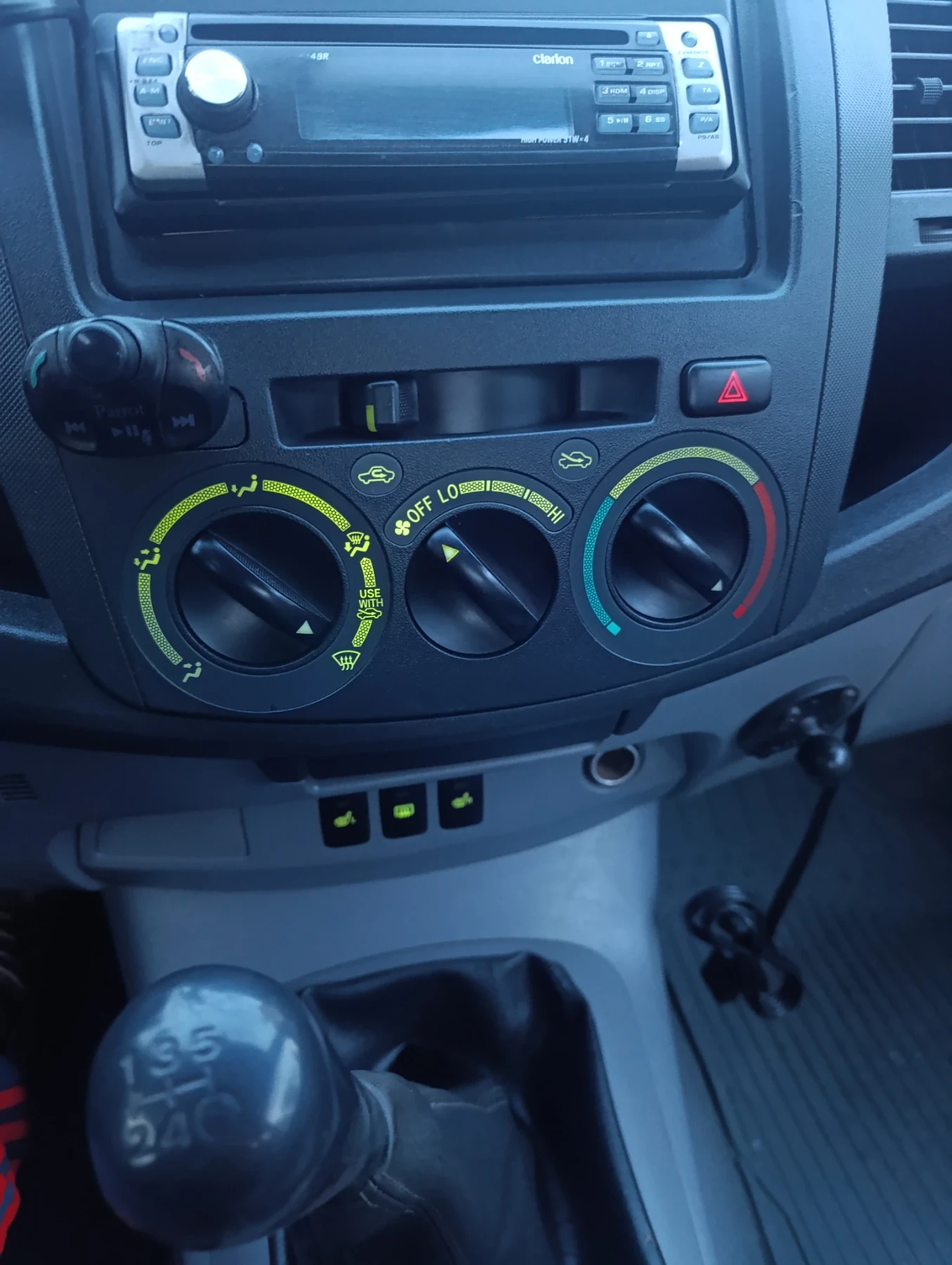Toyota Hilux, снимка 8 - Автомобили и джипове - 55710449