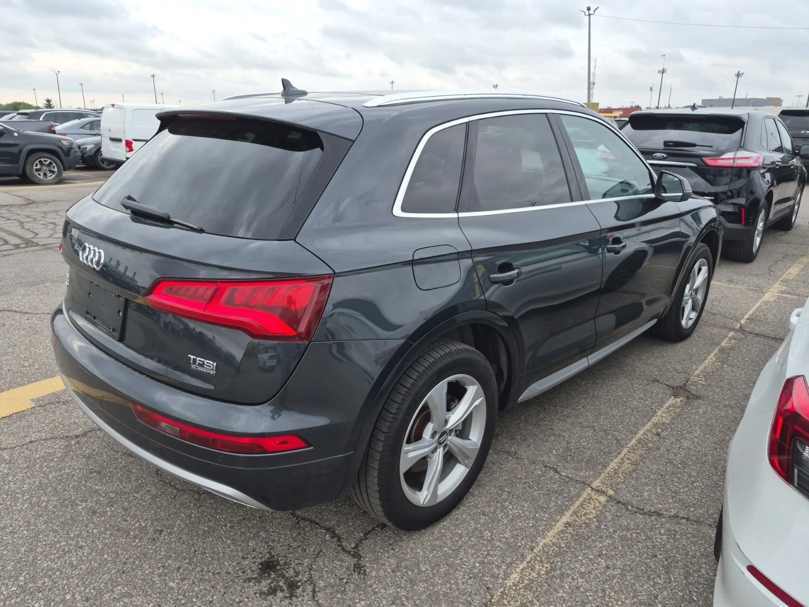 Audi Q5 * Progressiv * АВТОКРЕДИТ БЕЗ ПЪРВОНАЧАЛНА ВНОСКА, снимка 3 - Автомобили и джипове - 55847086