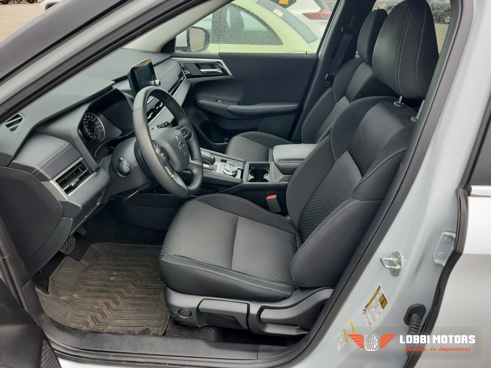 Mitsubishi Outlander, снимка 5 - Автомобили и джипове - 56103643