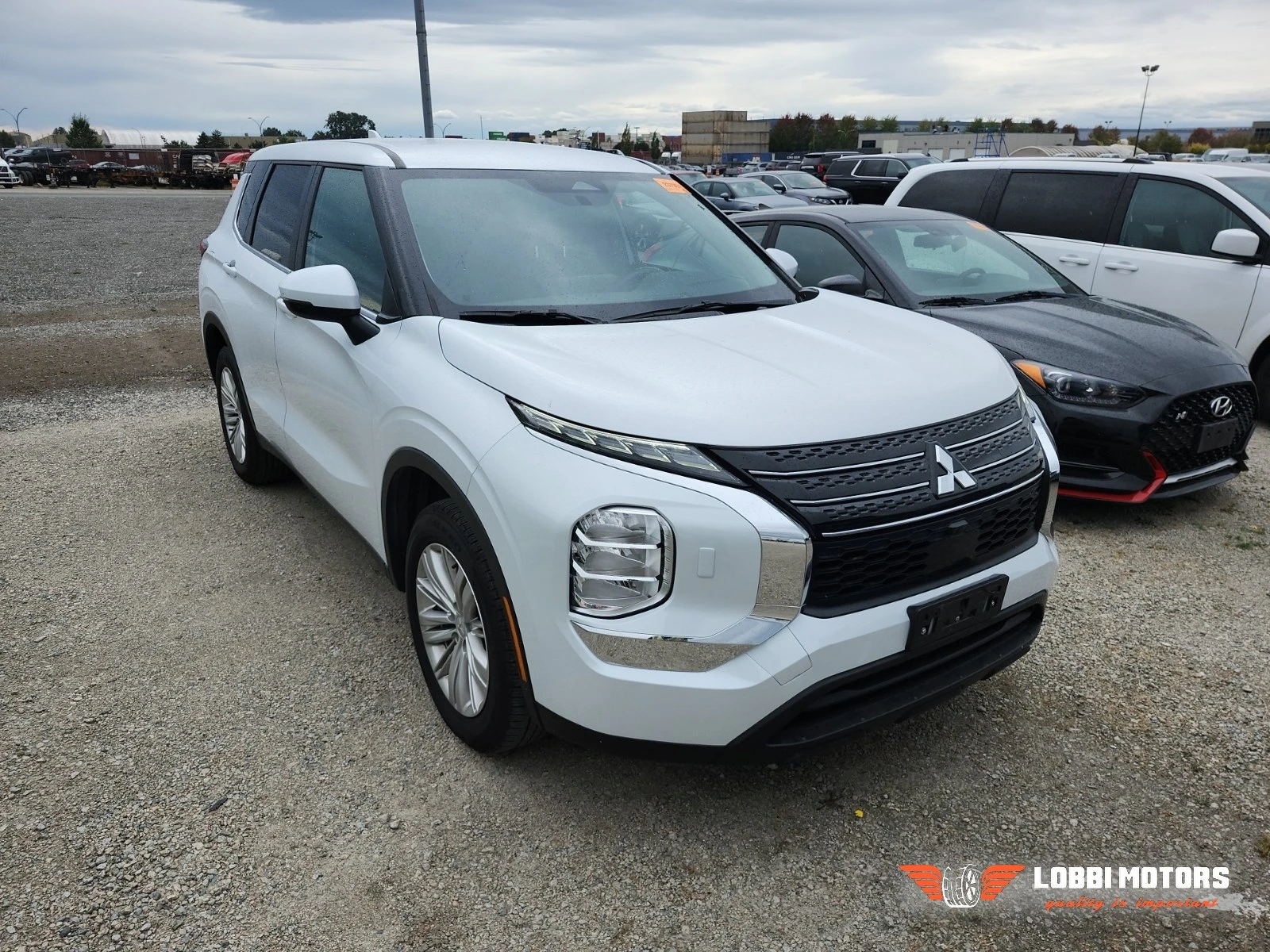Mitsubishi Outlander, снимка 2 - Автомобили и джипове - 56103643