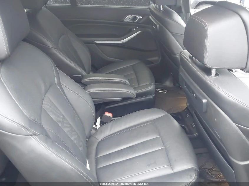 BMW X7 Massage Function/HU/M Aerodynamics PackageD, снимка 9 - Автомобили и джипове - 56674613