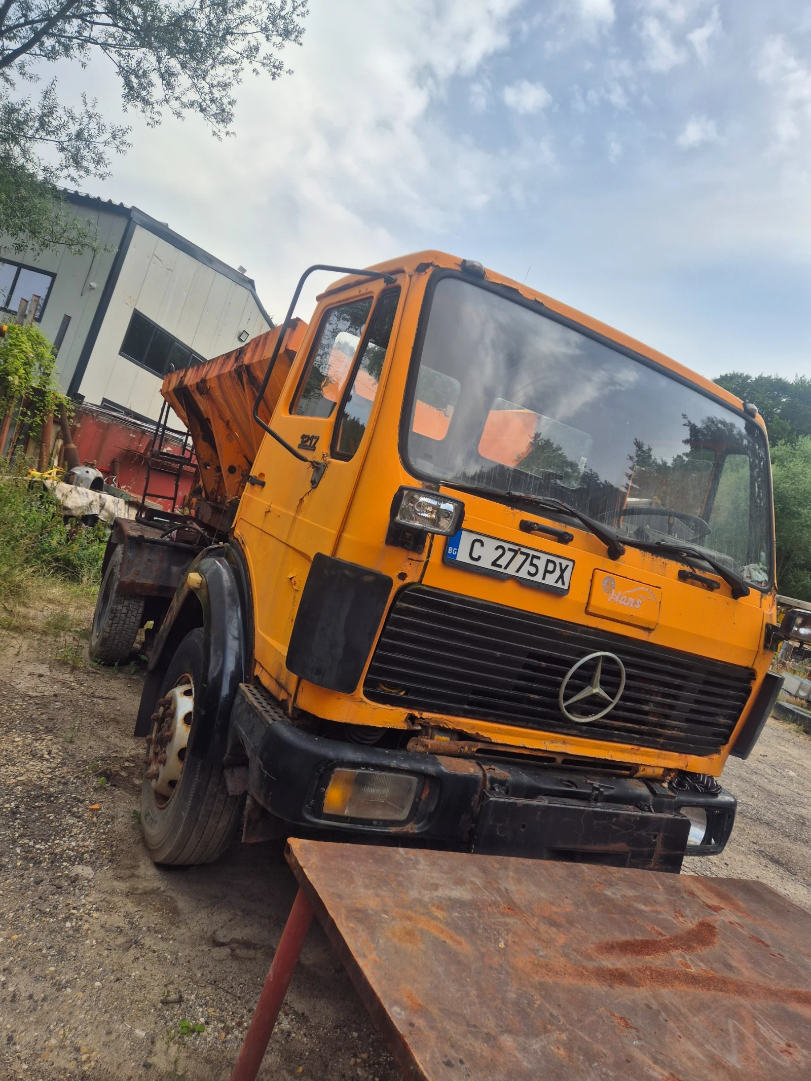 Mercedes-Benz 1217