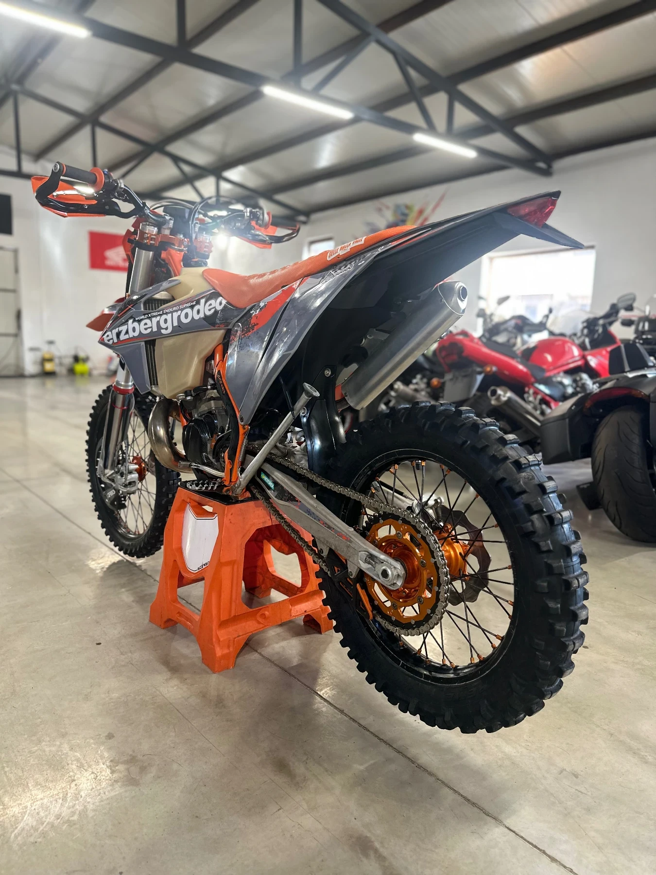 Ktm EXC 300 Tpi - изображение 2