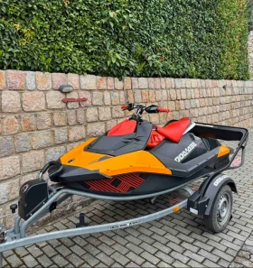 Джет Bombardier Sea Doo Spark Trixx , снимка 1