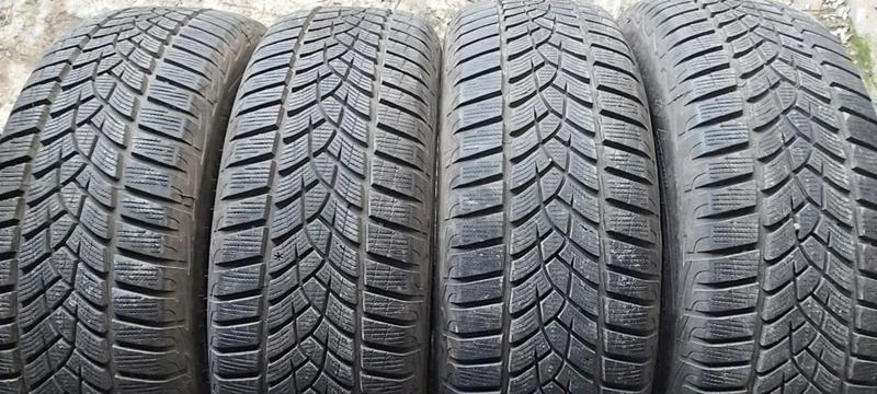 Гуми Зимни 215/65R16, снимка 1 - Гуми и джанти - 31495641