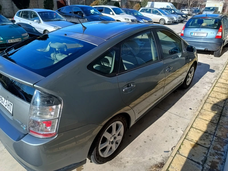 Toyota Prius, снимка 4 - Автомобили и джипове - 47662811