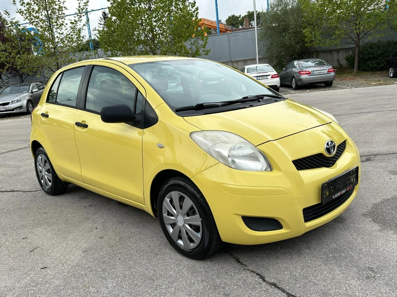 Toyota Yaris 1.0i 88 хил.км., снимка 6 - Автомобили и джипове - 47230269