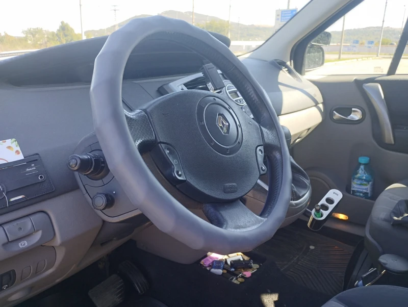 Renault Scenic 1.6 16V, снимка 5 - Автомобили и джипове - 47410874