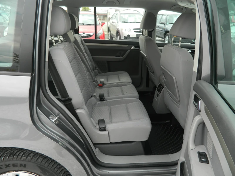 VW Touran 1.9TDI 105ks 7 места  внос германиа топпп, снимка 9 - Автомобили и джипове - 47926211