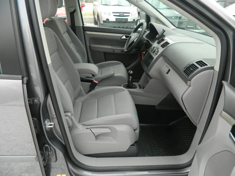 VW Touran 1.9TDI 105ks 7 места  внос германиа топпп, снимка 10 - Автомобили и джипове - 47926211