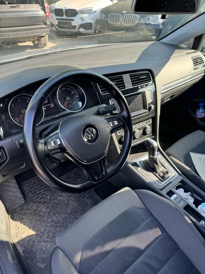 VW Golf 1.6 TDI, снимка 8 - Автомобили и джипове - 49533841