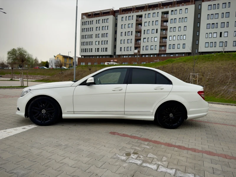 Mercedes-Benz C 300 AMG 4-MATIC, снимка 9 - Автомобили и джипове - 49699106