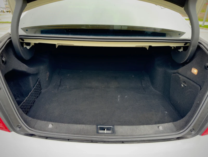 Mercedes-Benz C 300 AMG 4-MATIC, снимка 15 - Автомобили и джипове - 49699106