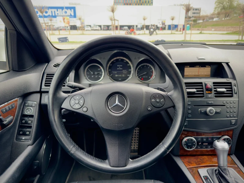Mercedes-Benz C 300 AMG 4-MATIC, снимка 10 - Автомобили и джипове - 49699106