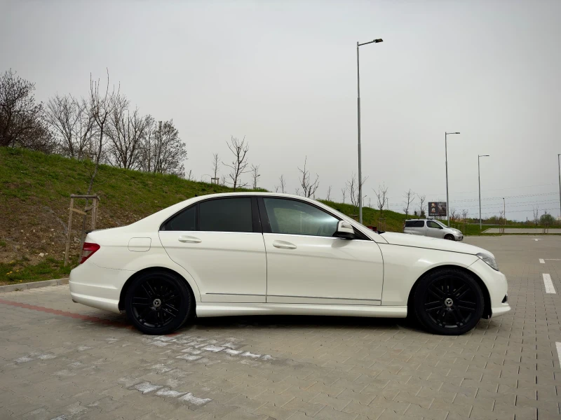 Mercedes-Benz C 300 AMG 4-MATIC, снимка 5 - Автомобили и джипове - 49699106