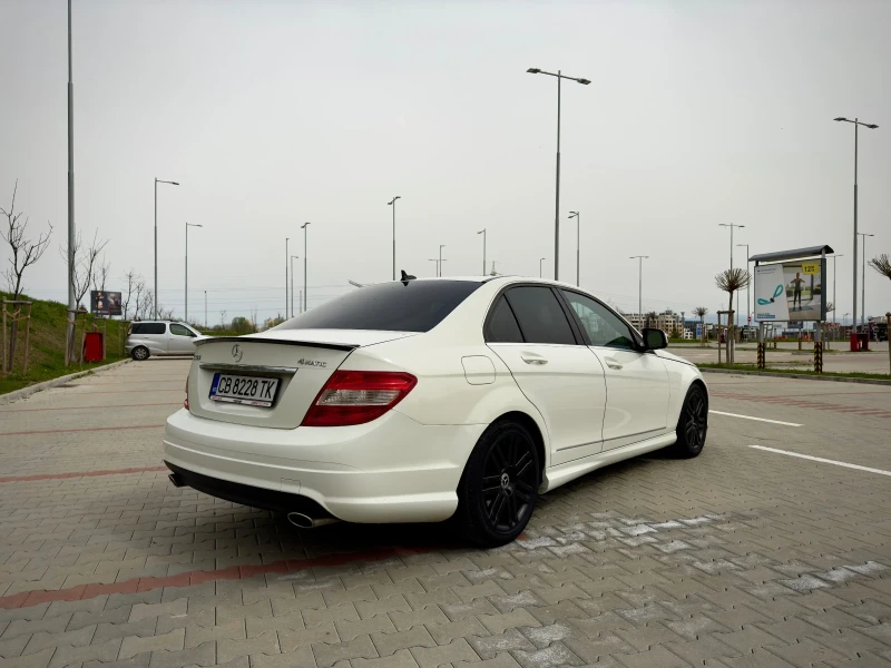 Mercedes-Benz C 300 AMG 4-MATIC, снимка 6 - Автомобили и джипове - 49699106
