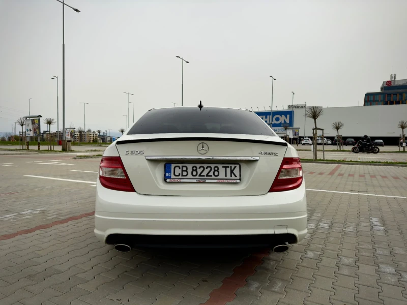 Mercedes-Benz C 300 AMG 4-MATIC, снимка 7 - Автомобили и джипове - 49699106