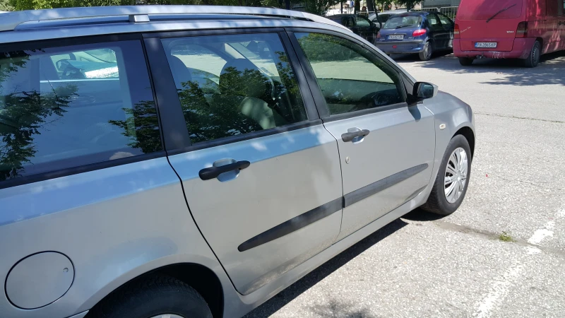 Fiat Stilo 6 скорости комби, снимка 3 - Автомобили и джипове - 51776211