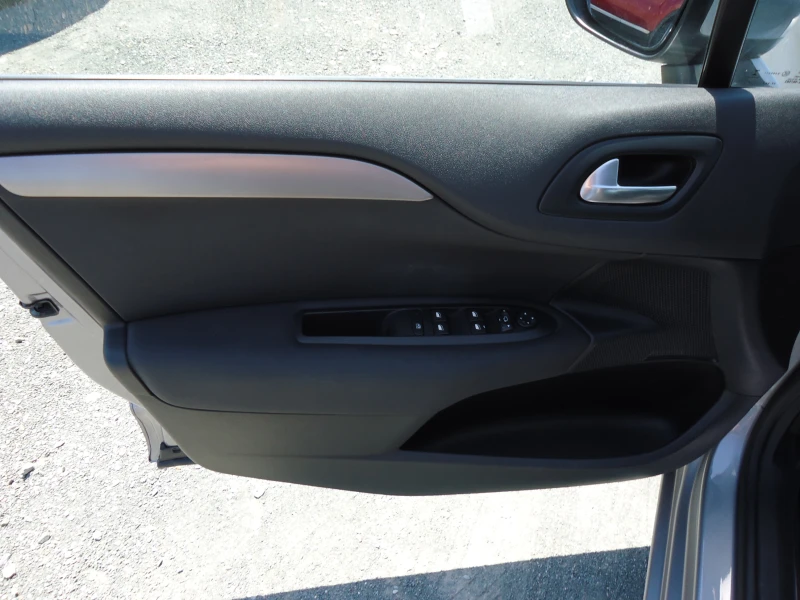 Citroen C4 1.2 PureTech 130 к.с. 86 000 км. ., снимка 7 - Автомобили и джипове - 50781378