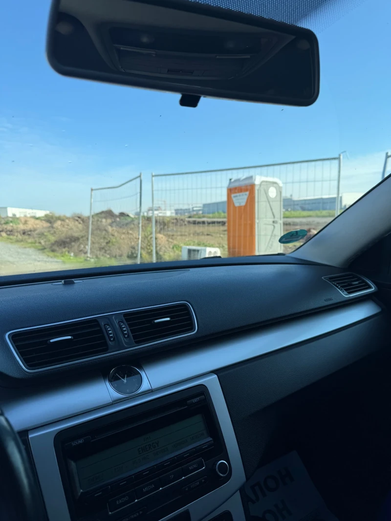 VW Passat 1.6 BlueMotion , снимка 9 - Автомобили и джипове - 52403599
