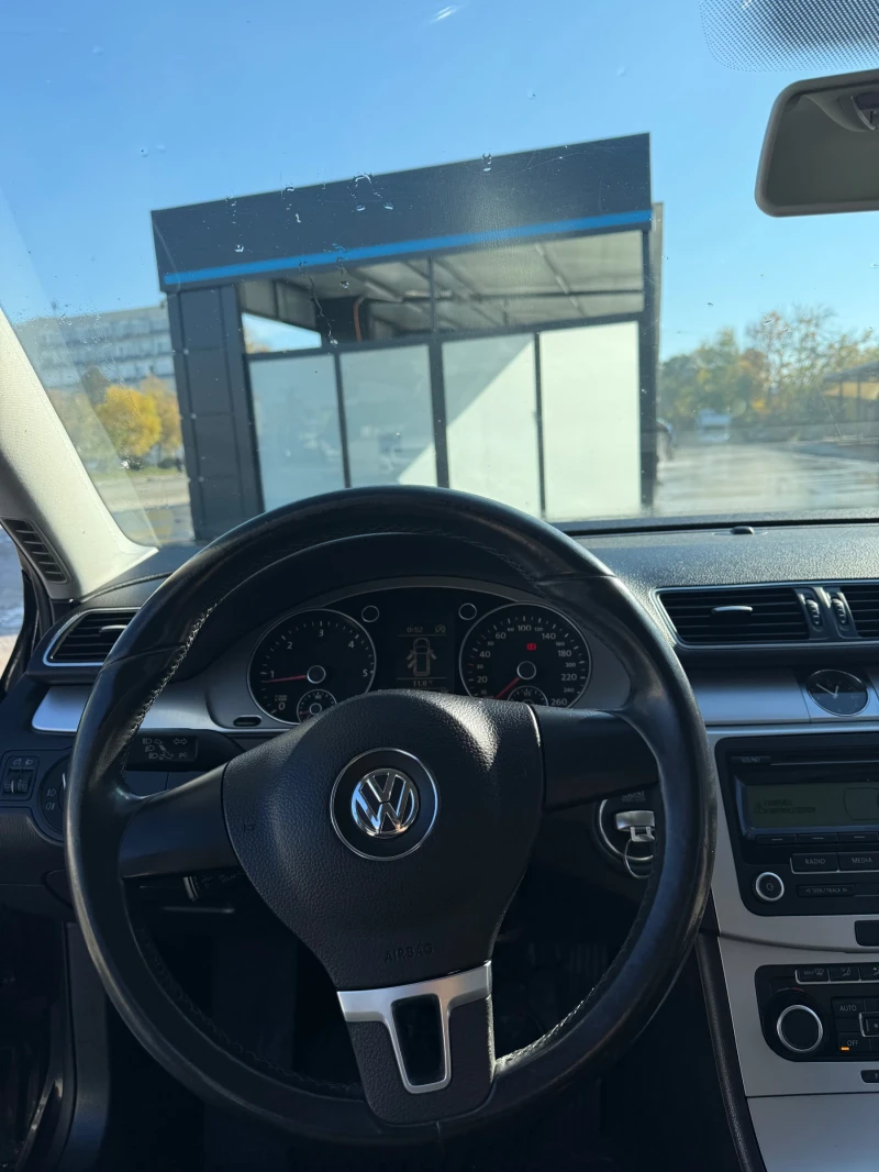VW Passat 1.6 BlueMotion , снимка 7 - Автомобили и джипове - 52403599