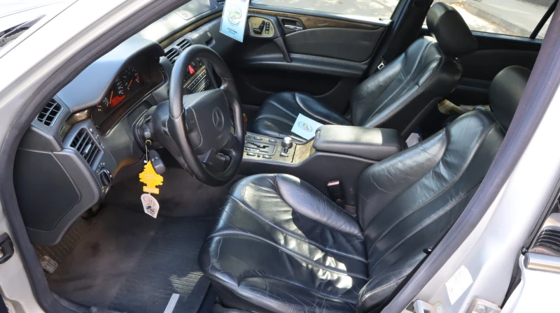 Mercedes-Benz E 55 AMG, снимка 8 - Автомобили и джипове - 52615478