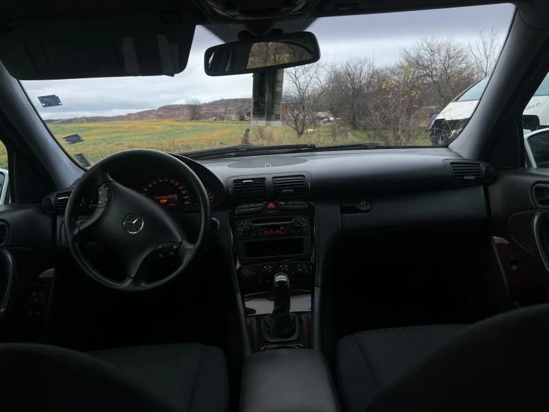 Mercedes-Benz C 220, снимка 12 - Автомобили и джипове - 52697534