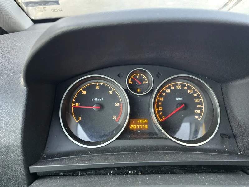 Opel Zafira, снимка 14 - Автомобили и джипове - 53133058