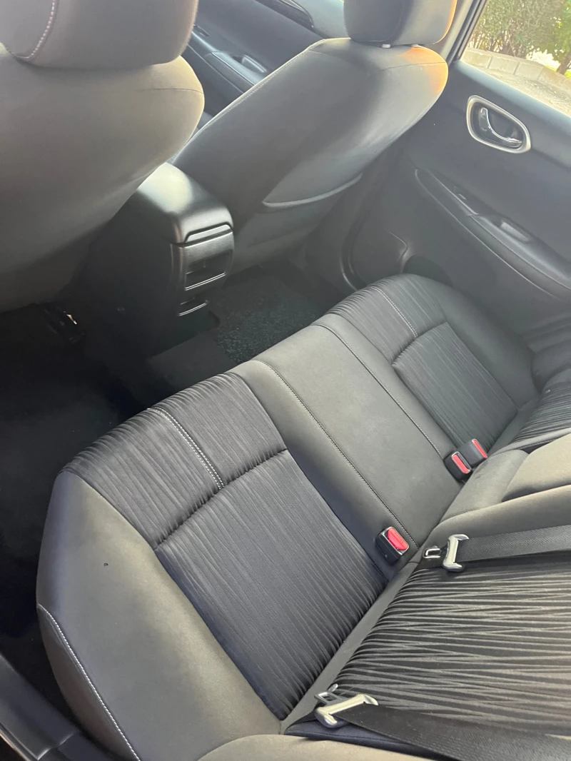 Nissan Sentra, снимка 6 - Автомобили и джипове - 53496695