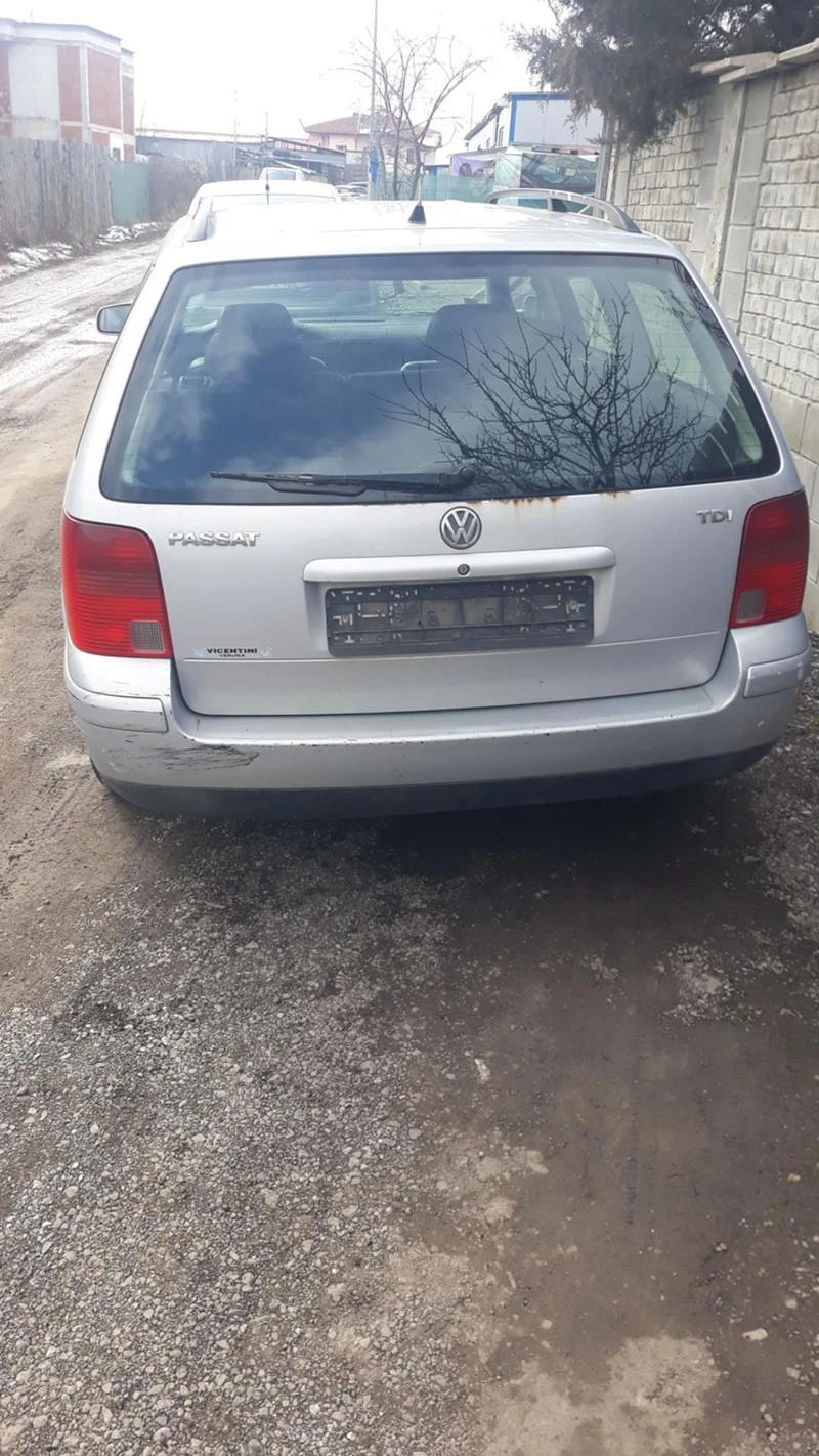 VW Passat 1.9 TDI 4br AFN 110ks Avtomat, снимка 2 - Автомобили и джипове - 47602498