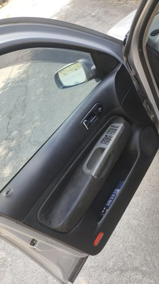 VW Golf SR газ, снимка 6 - Автомобили и джипове - 56047557