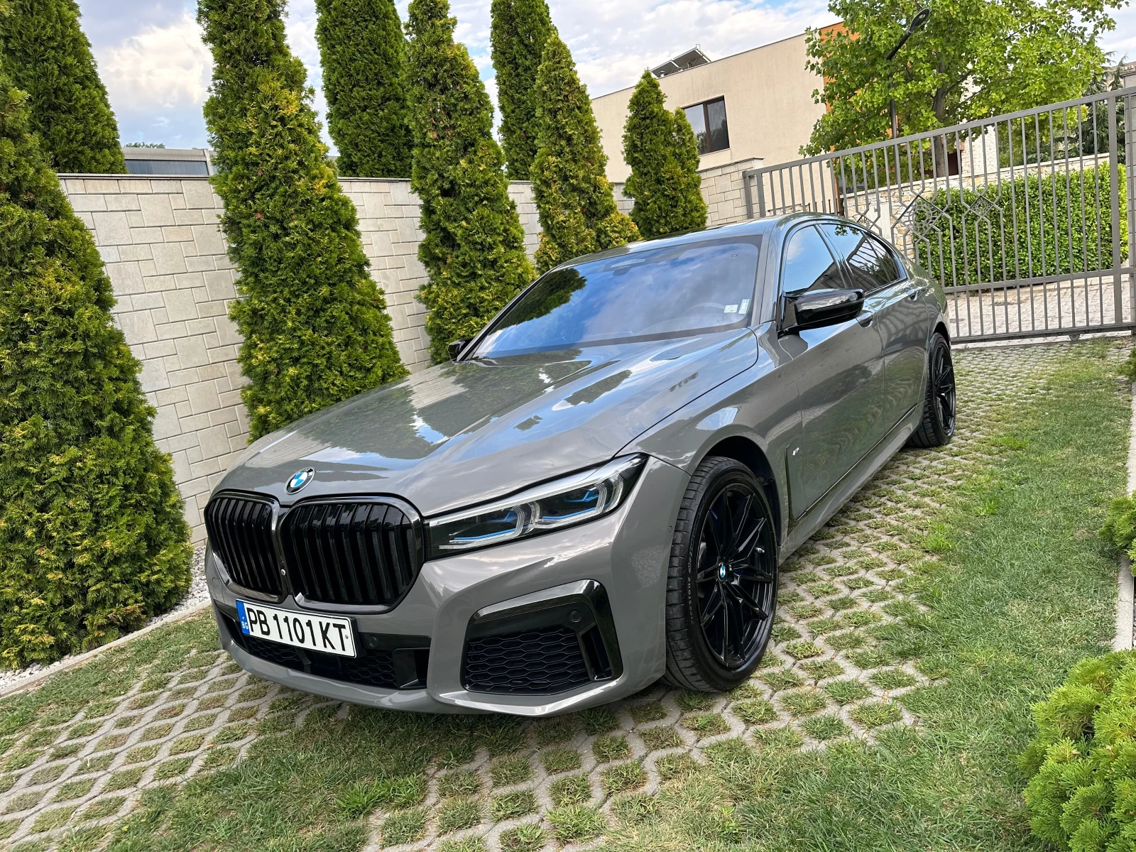 BMW 750 i M SPORT* Xdrive* DISTRONIC - [1] 