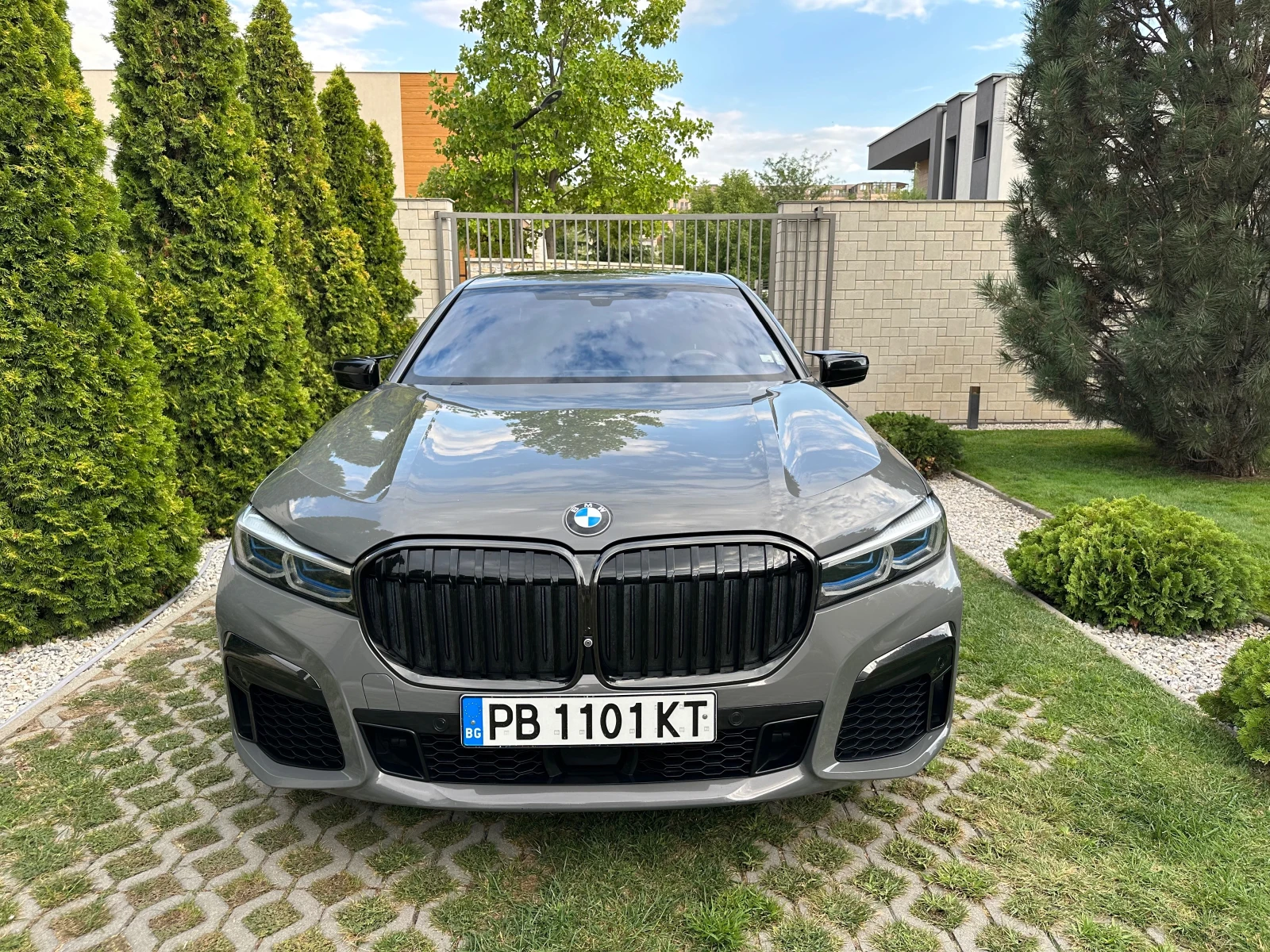 BMW 750 i M SPORT* Xdrive* DISTRONIC - изображение 2