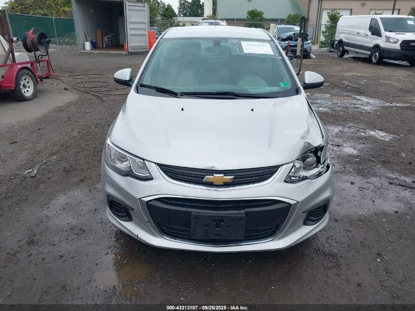 Chevrolet Bolt UNKNOWN SPECS Front Wheel Drive - изображение 4