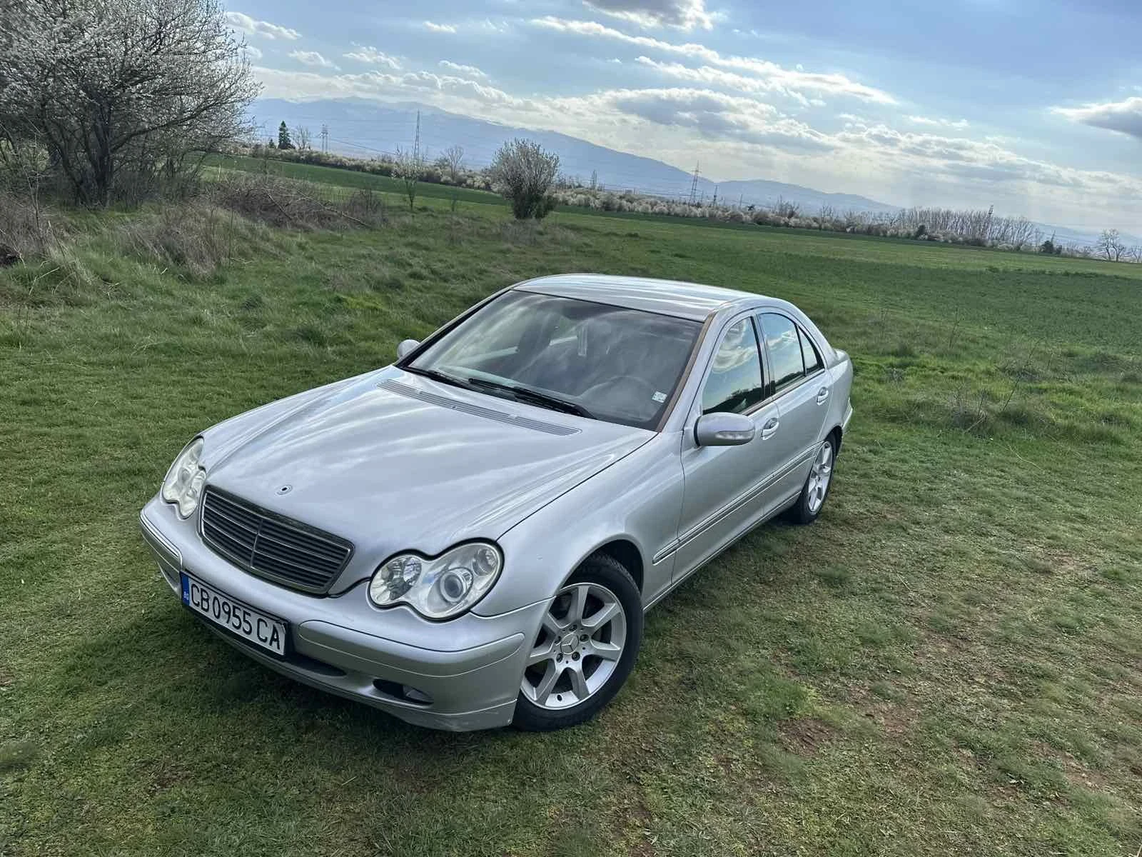 Mercedes-Benz C 220, снимка 3 - Автомобили и джипове - 54128652