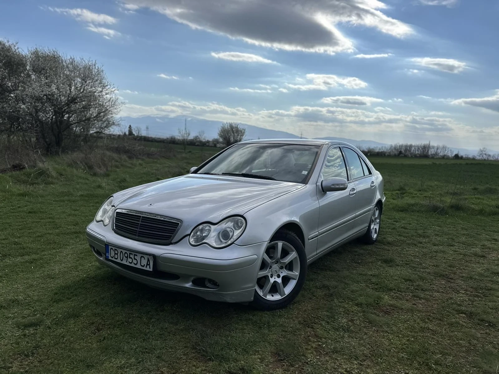 Mercedes-Benz C 220, снимка 2 - Автомобили и джипове - 54128652